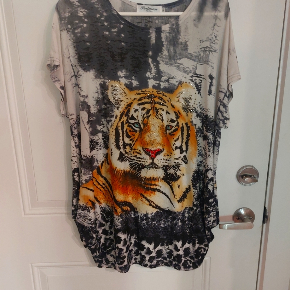 Beautiful tiger tunic.